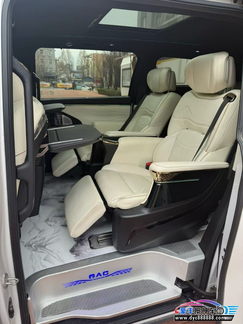 23年传祺M8轿车抵押车出售