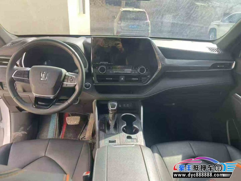 24年丰田皇冠轿车抵押车出售