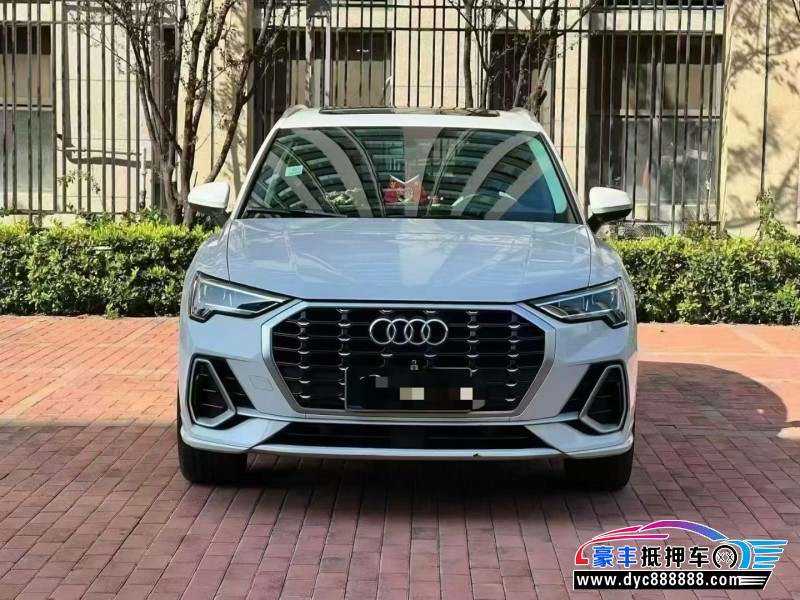 抵押车出售22年奥迪Q3轿车