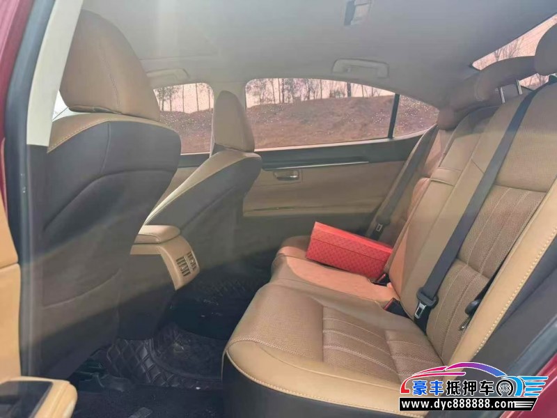 18年雷克萨斯ES轿车抵押车出售