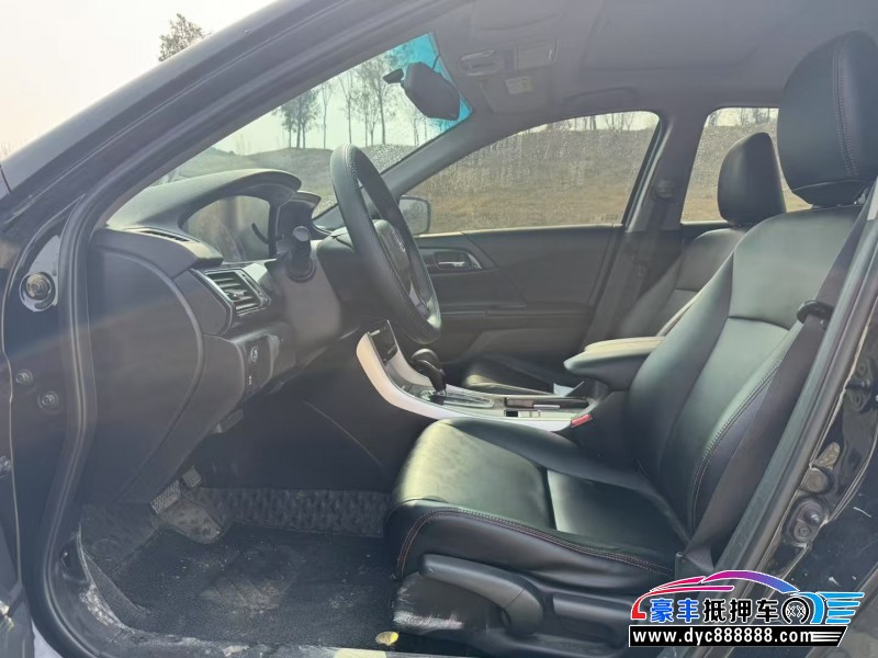 16年本田雅阁轿车抵押车出售