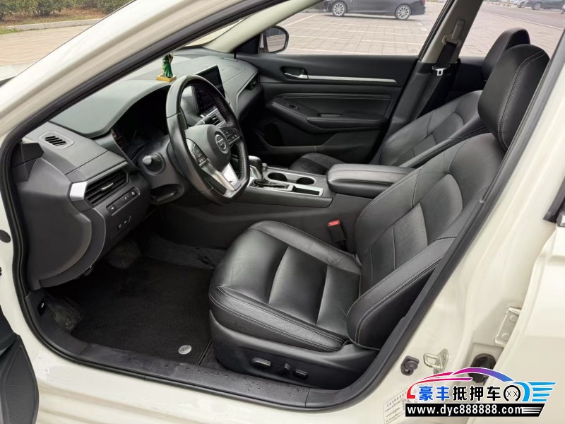 20年日产天籁轿车抵押车出售