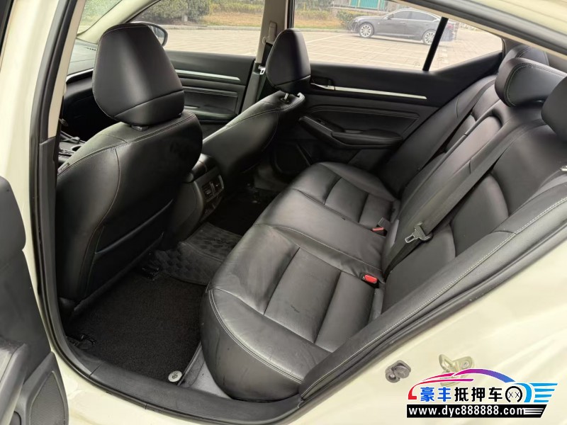 20年日产天籁轿车抵押车出售