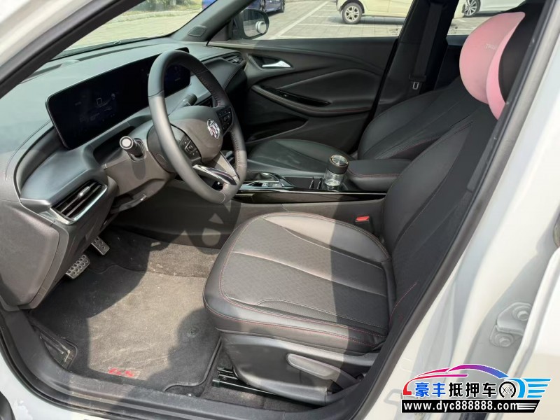 25年别克威朗轿车抵押车出售