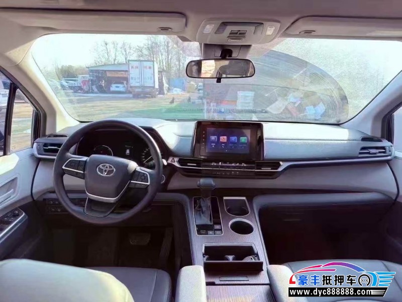 23年丰田塞纳轿车抵押车出售