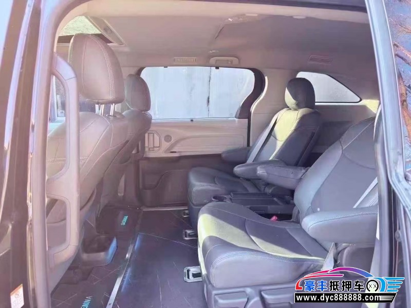 23年丰田塞纳轿车抵押车出售