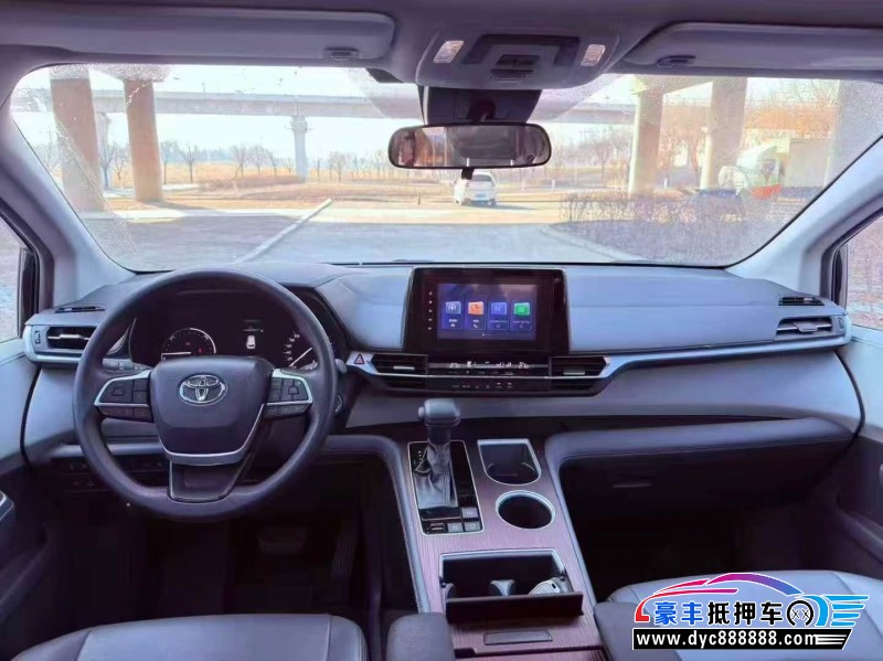 23年丰田塞纳轿车抵押车出售