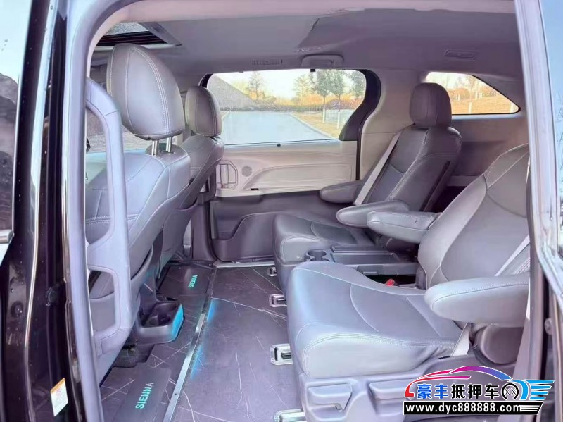 23年丰田塞纳轿车抵押车出售