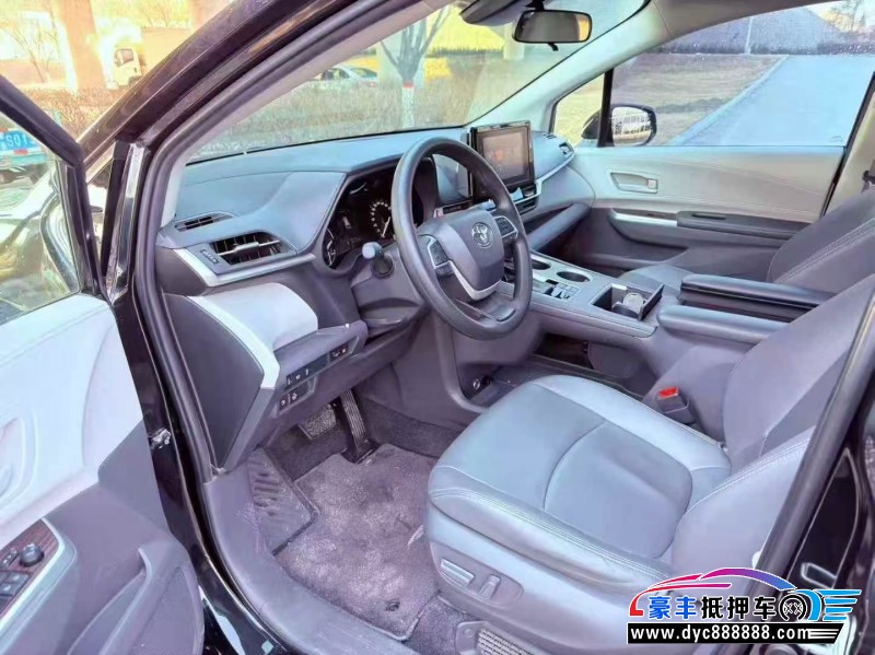 23年丰田塞纳轿车抵押车出售