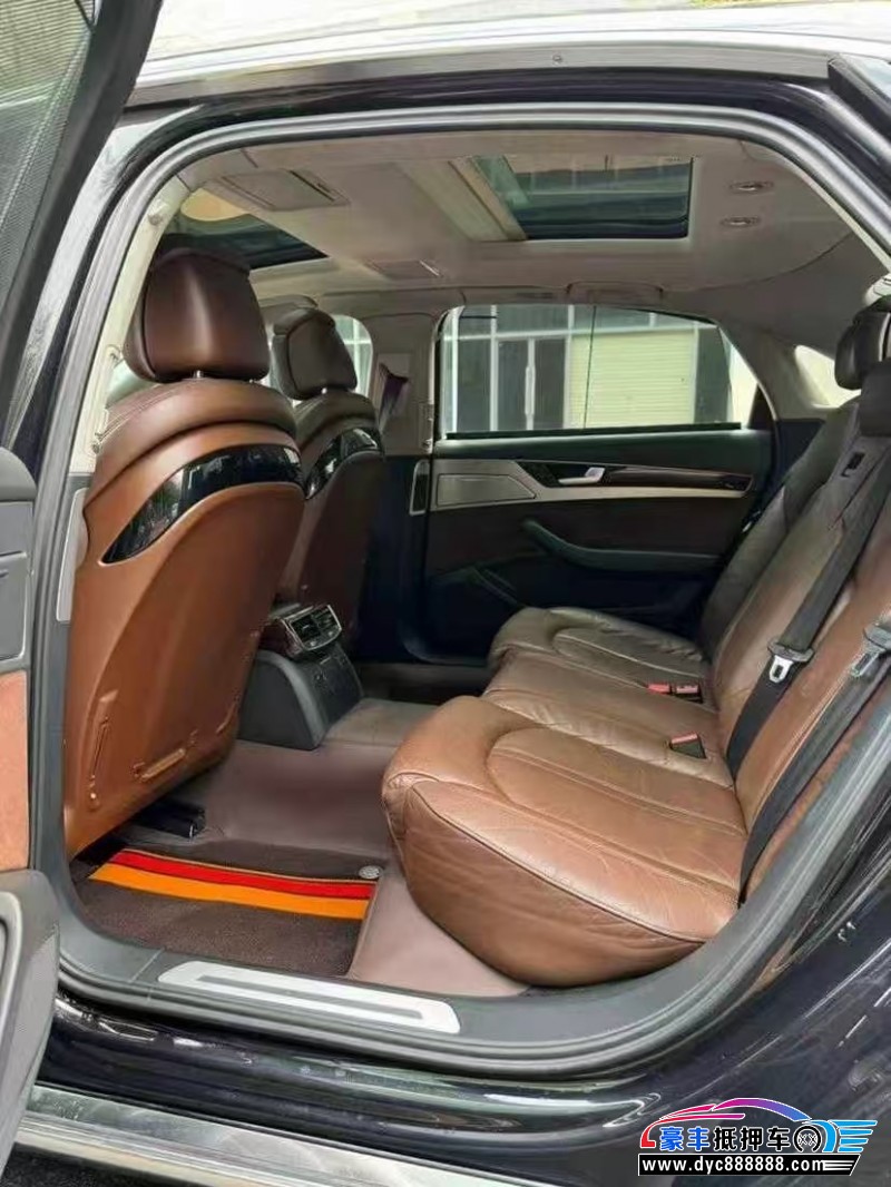 13年奥迪A8轿车抵押车出售