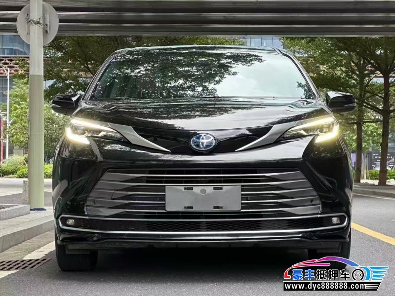 22年丰田塞纳轿车抵押车出售