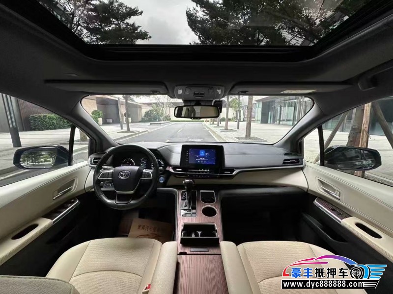 22年丰田塞纳轿车抵押车出售