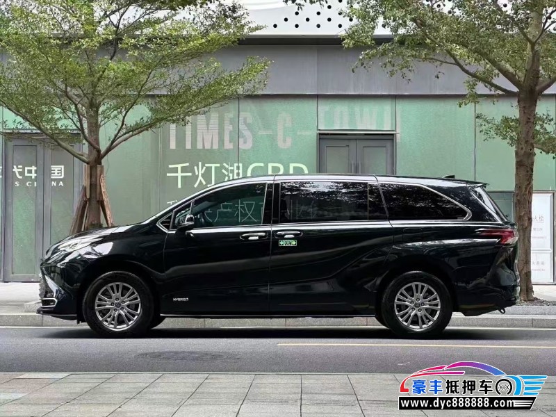 22年丰田塞纳轿车抵押车出售