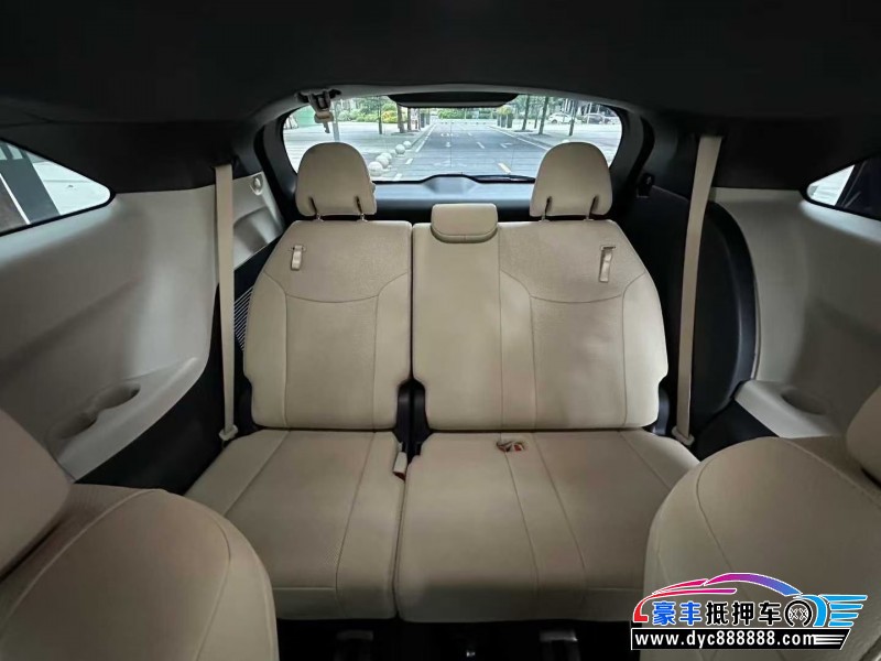 22年丰田塞纳轿车抵押车出售