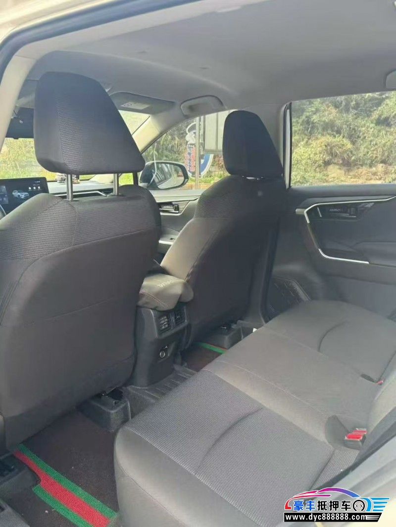 24年丰田RAV4轿车抵押车出售