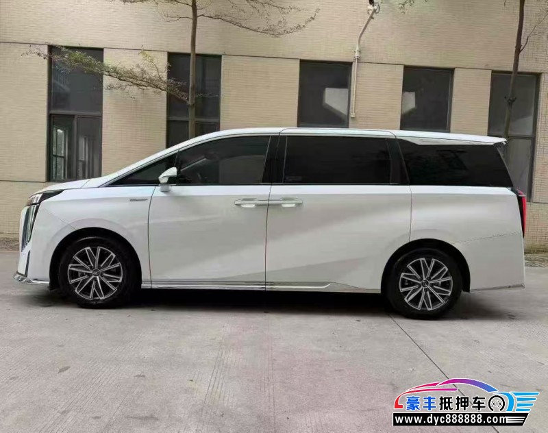 23年传祺M8轿车抵押车出售