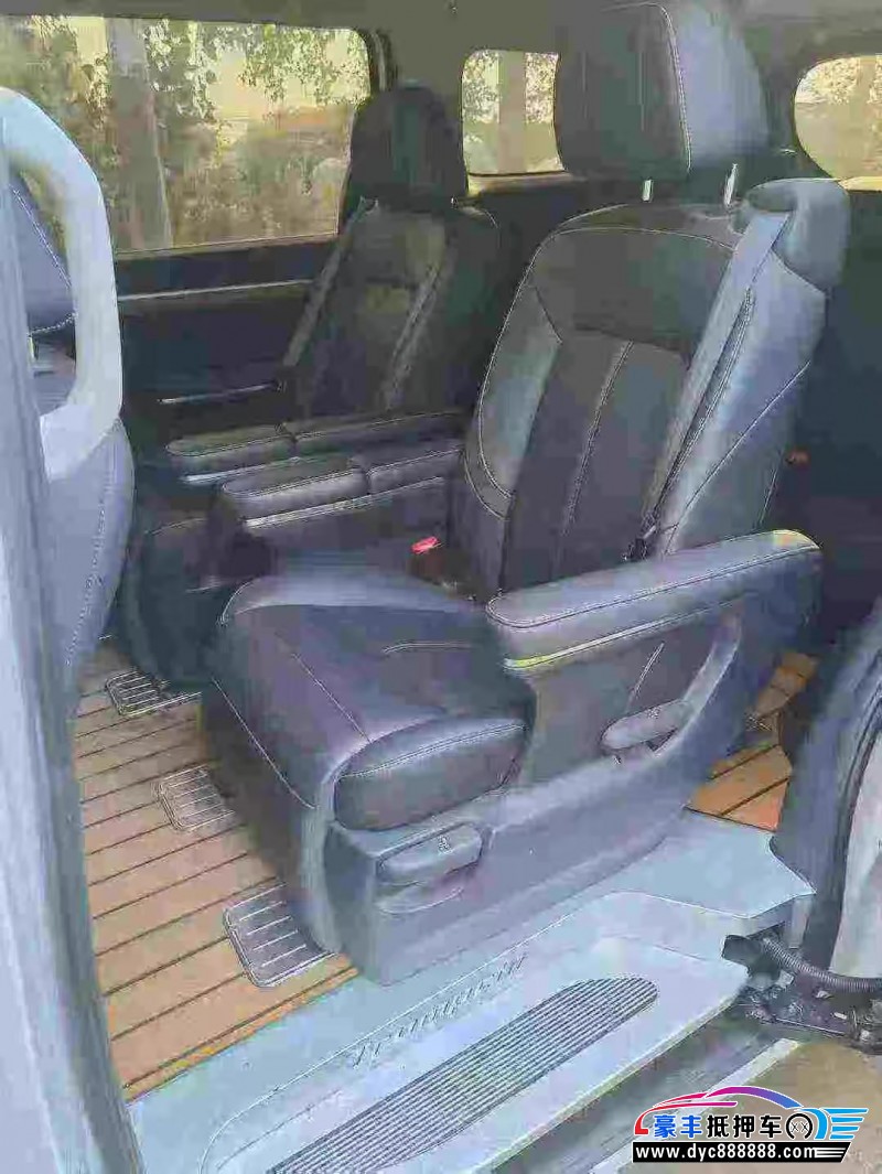 22年传祺M8轿车抵押车出售