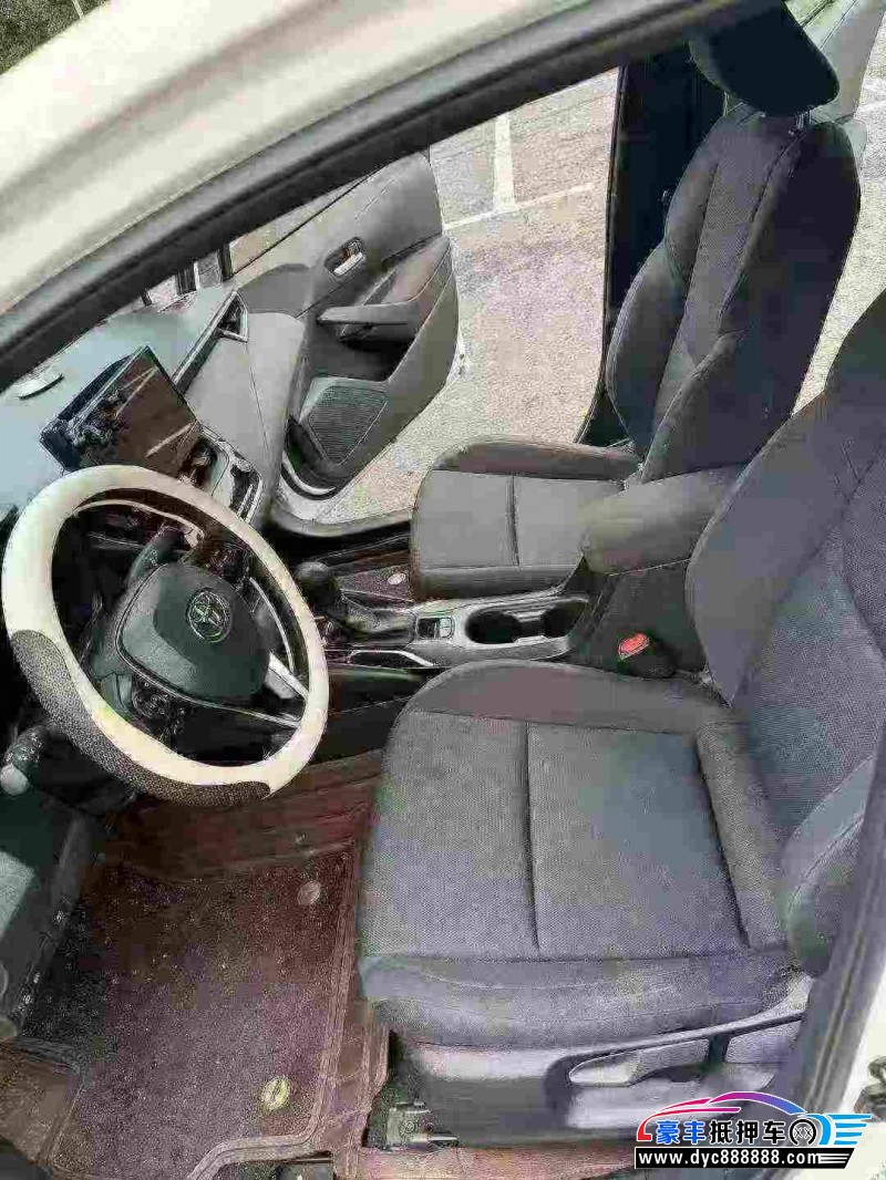 23年丰田奔跑者轿车抵押车出售