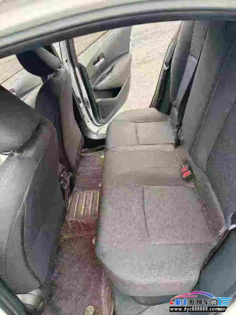 23年丰田奔跑者轿车抵押车出售