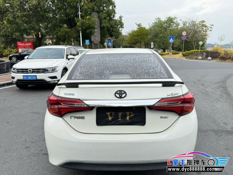 18年丰田雷凌轿车抵押车出售