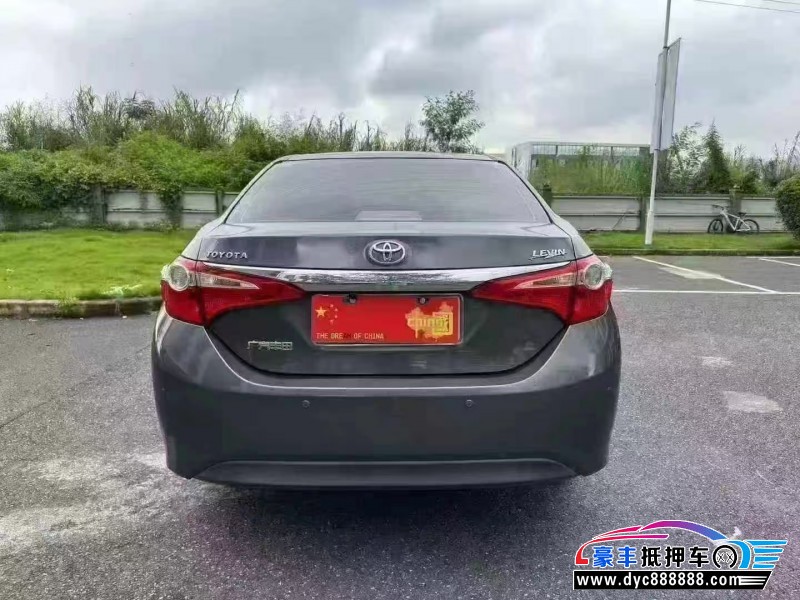 16年丰田雷凌轿车抵押车出售