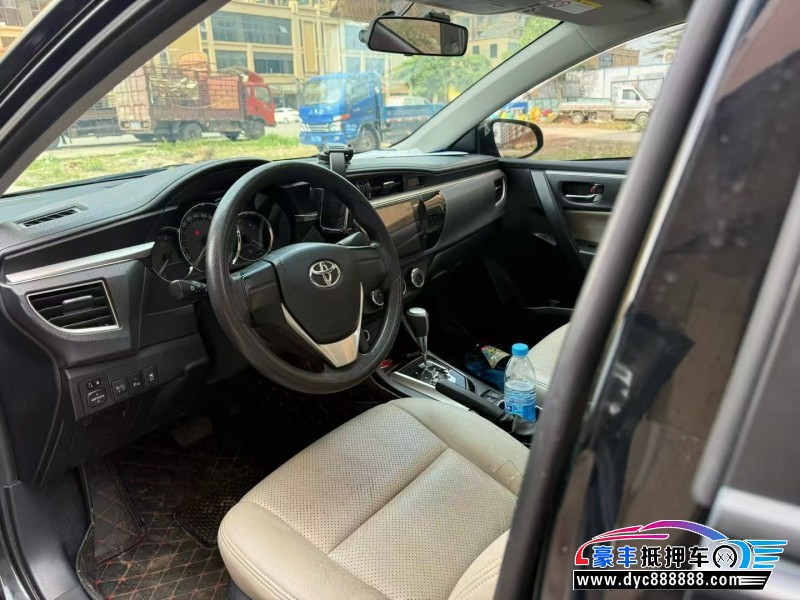 17年丰田雷凌轿车抵押车出售