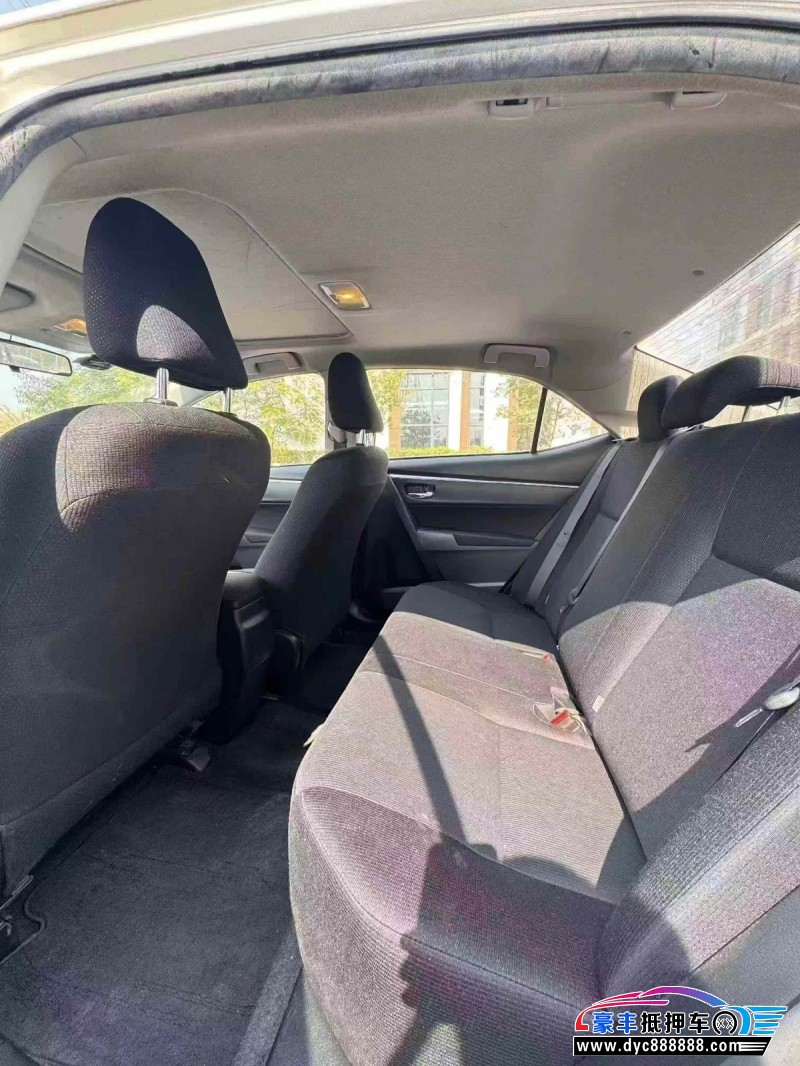 15年丰田雷凌轿车抵押车出售