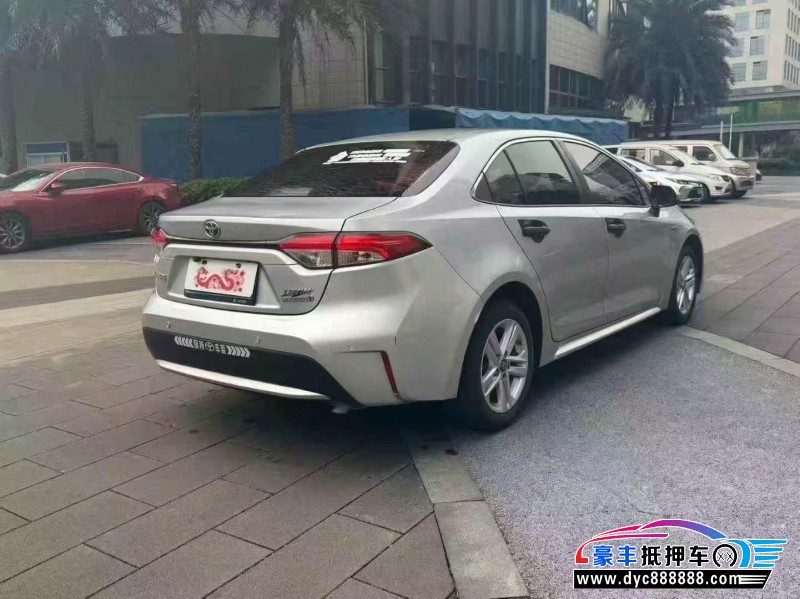 21年丰田雷凌轿车抵押车出售