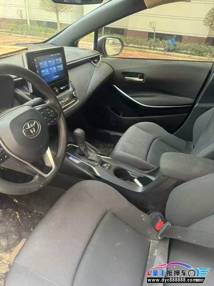 22年丰田雷凌轿车抵押车出售