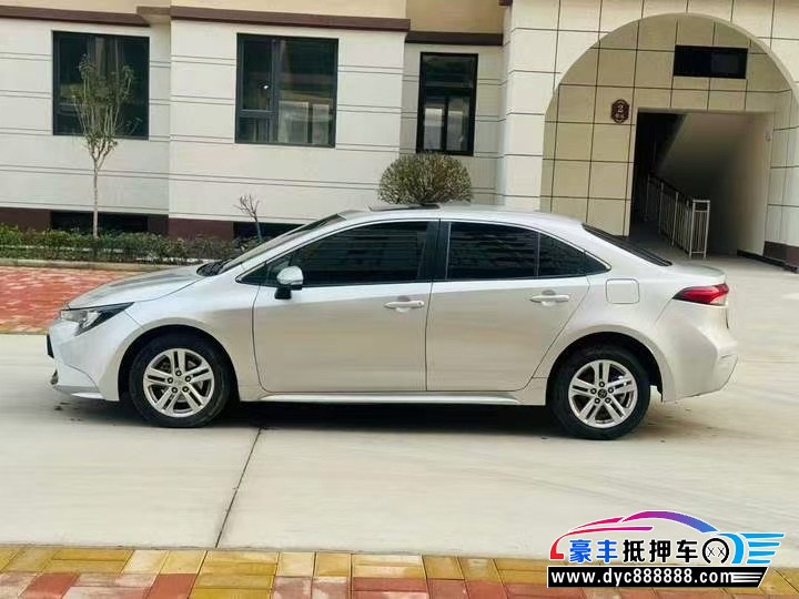 22年丰田雷凌轿车抵押车出售