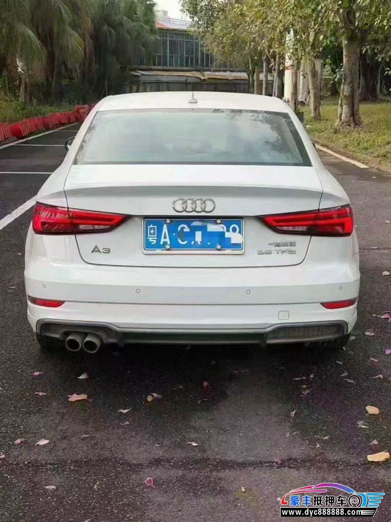 18年奥迪A3轿车抵押车出售