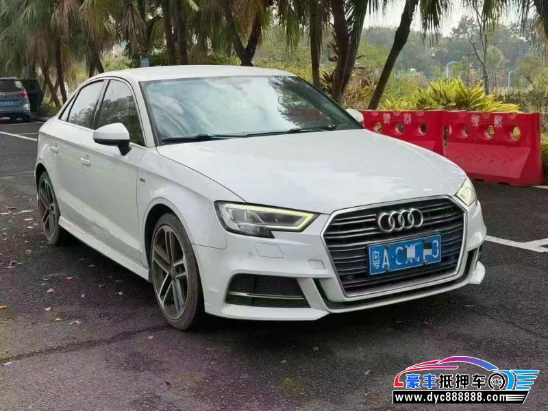 18年奥迪A3轿车抵押车出售