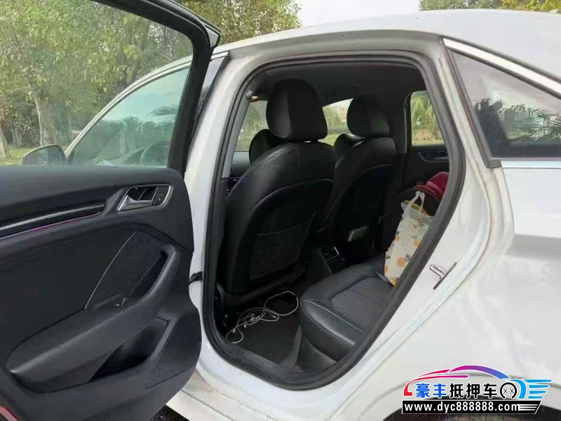 18年奥迪A3轿车抵押车出售