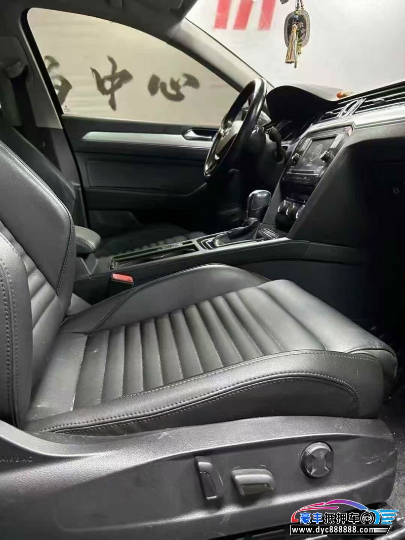 19年大众迈腾轿车抵押车出售