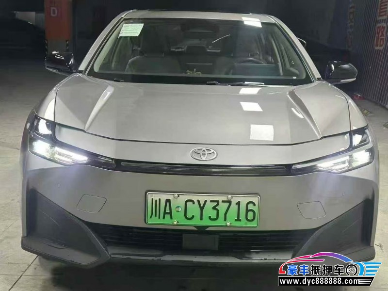 抵押车出售25年丰田BZ3轿车