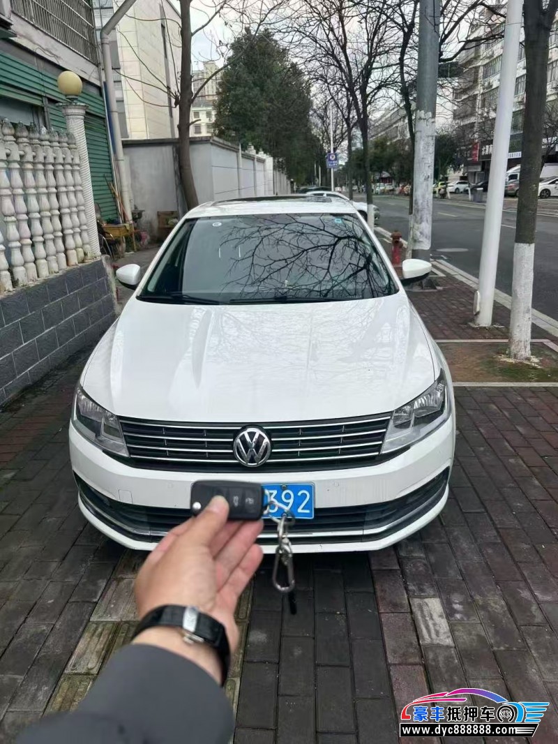 抵押车出售19年大众朗逸轿车