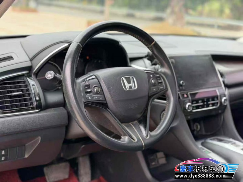 17年本田冠道轿车抵押车出售