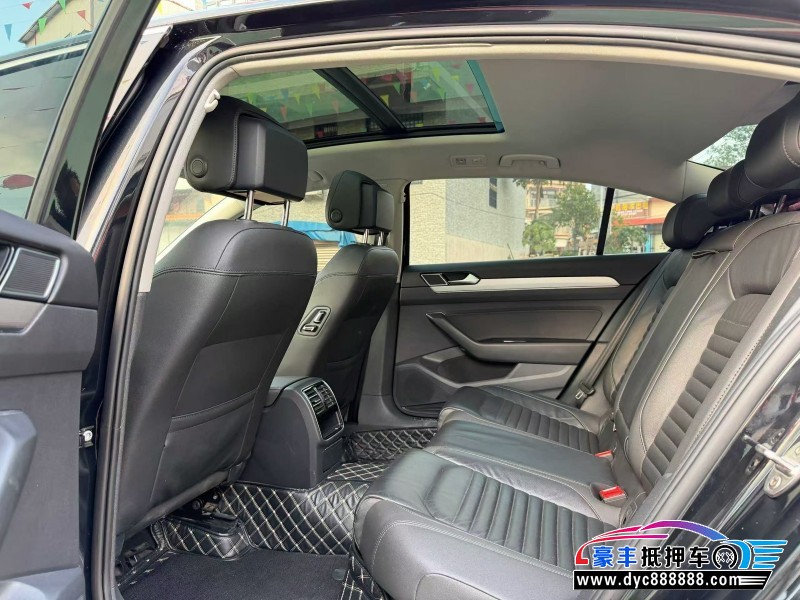 18年大众迈腾轿车抵押车出售