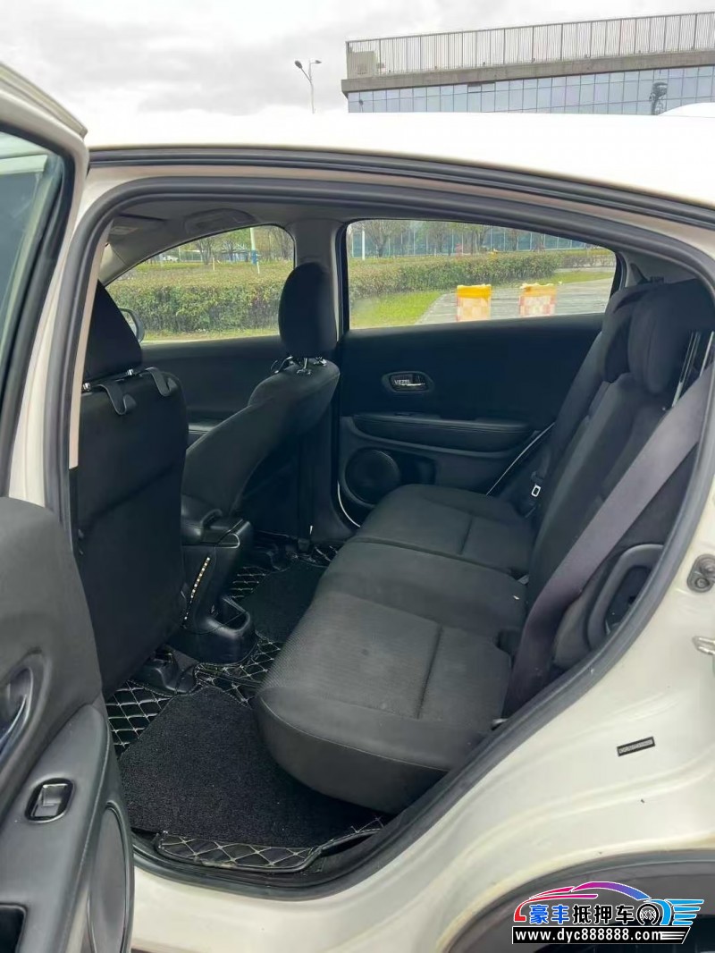 18年本田缤智轿车抵押车出售