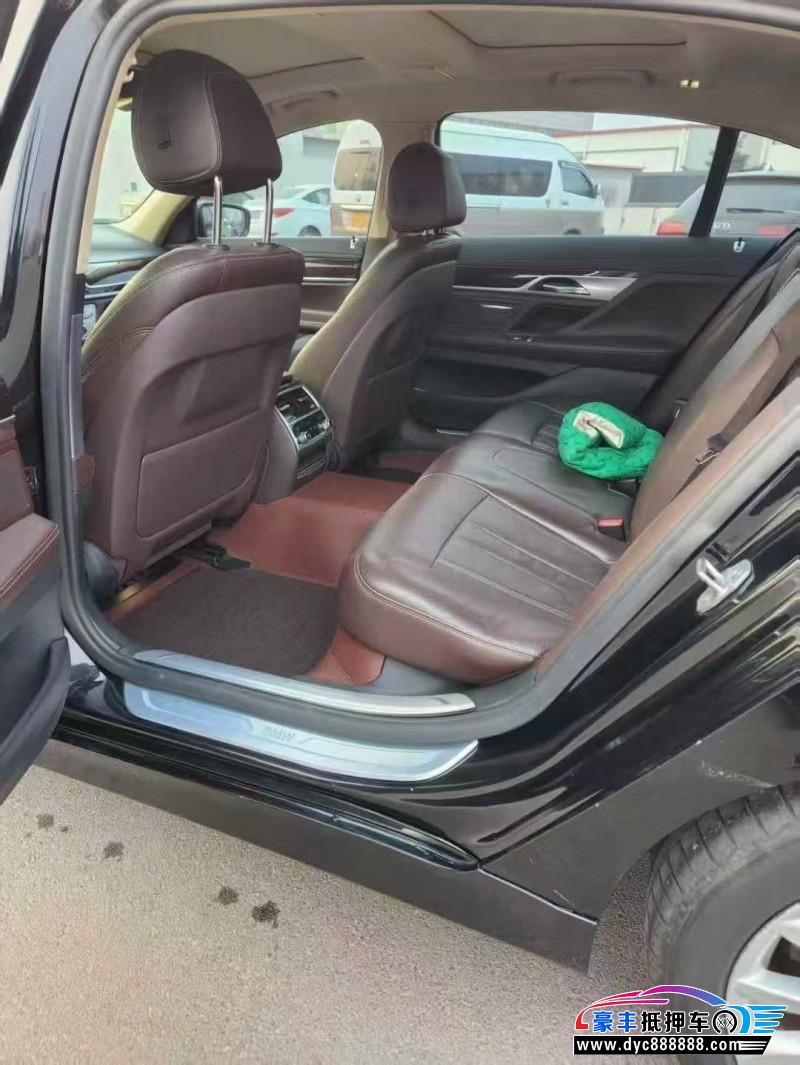 19年宝马7系轿车抵押车出售