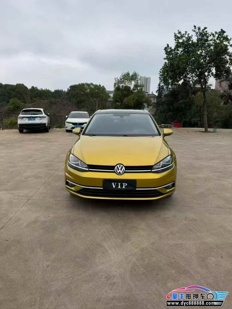 抵押车出售18年大众高尔夫轿车