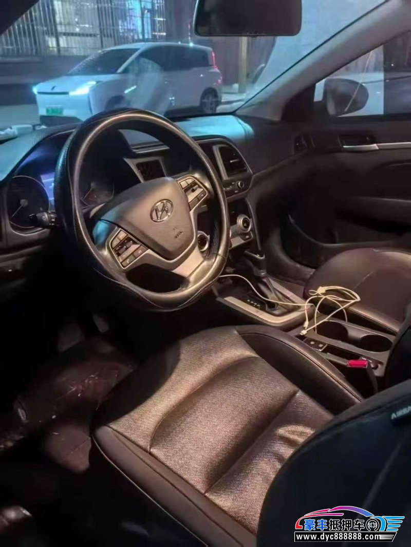 20年现代领动轿车抵押车出售