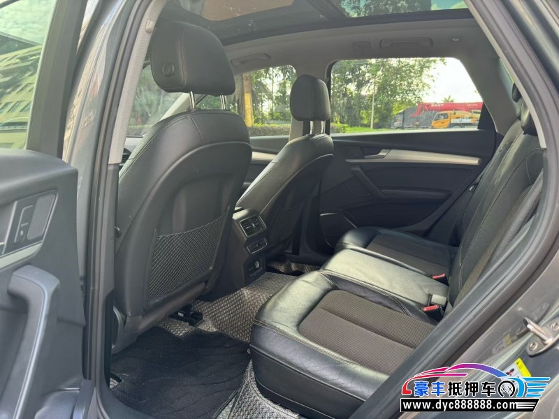 19年奥迪Q5轿车抵押车出售