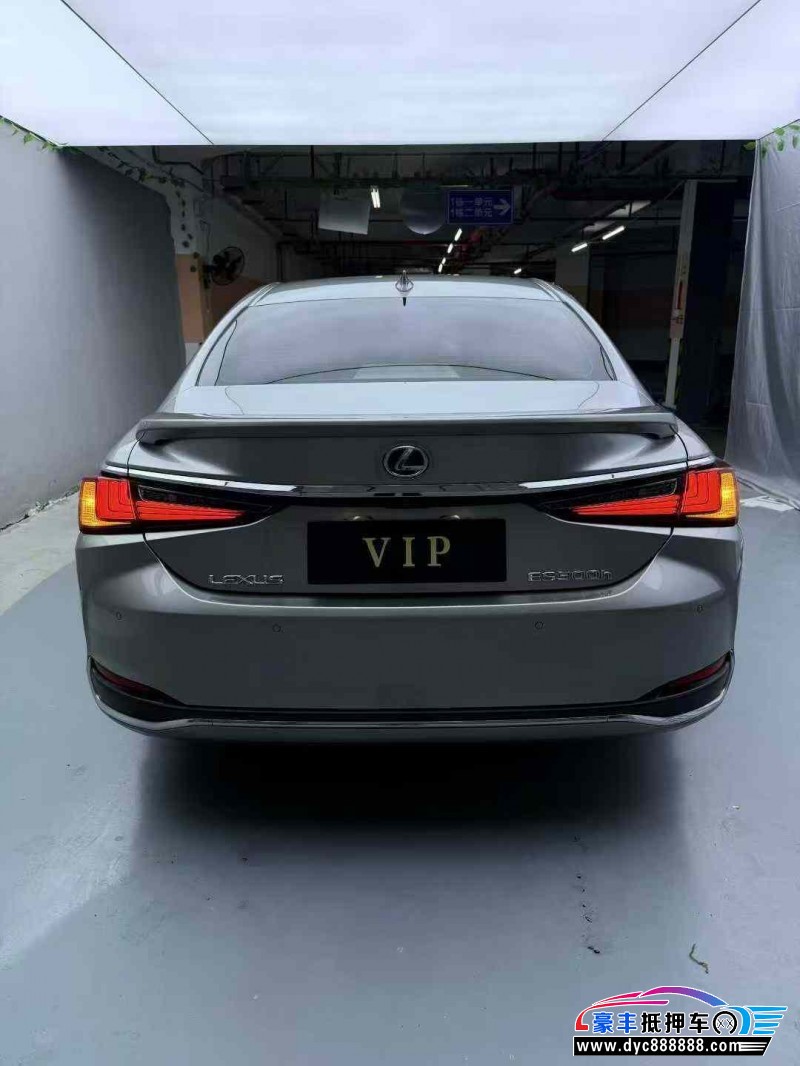 20年雷克萨斯ES轿车抵押车出售