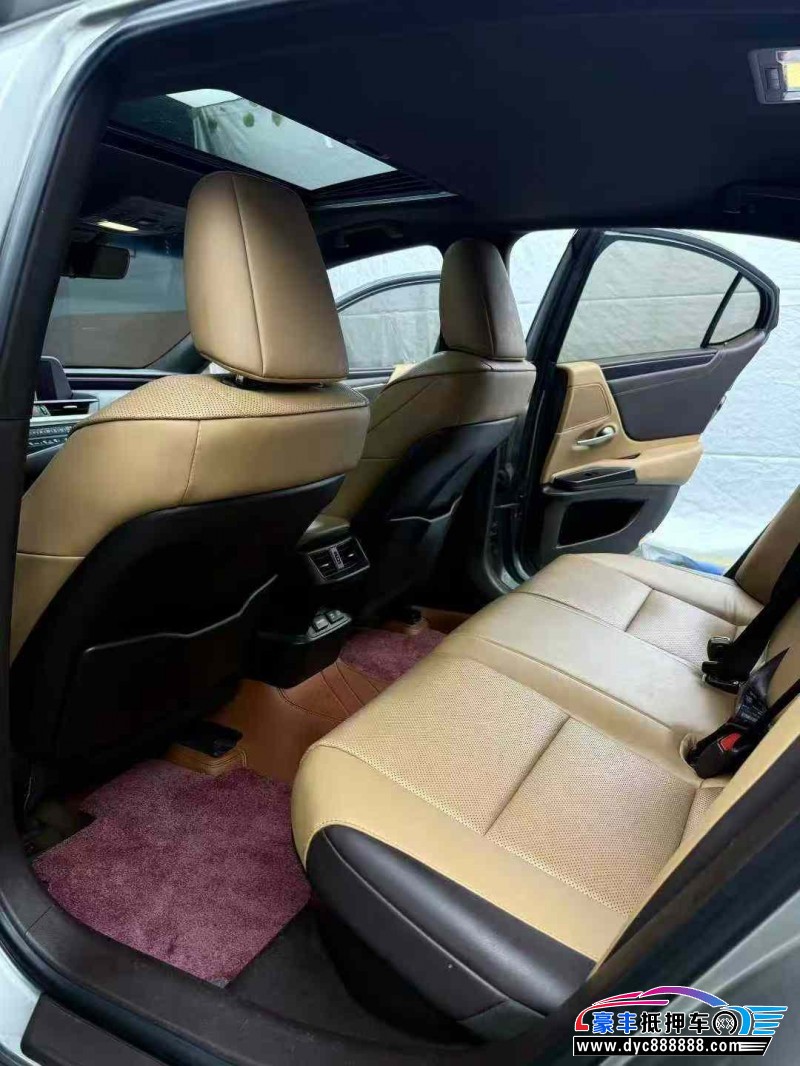 20年雷克萨斯ES轿车抵押车出售