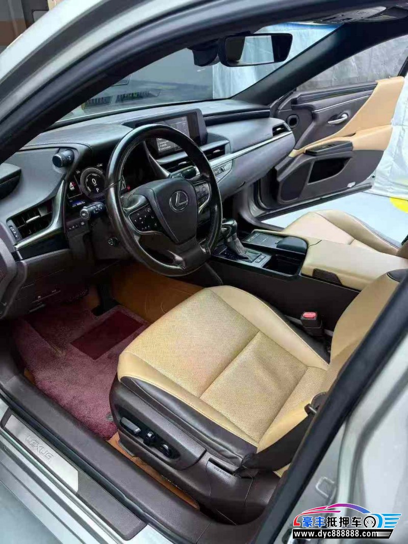 20年雷克萨斯ES轿车抵押车出售