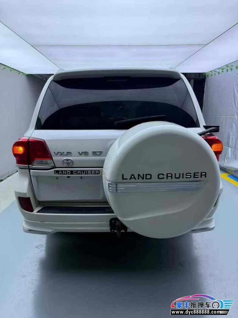 15年丰田兰德酷路泽（陆巡）轿车抵押车出售