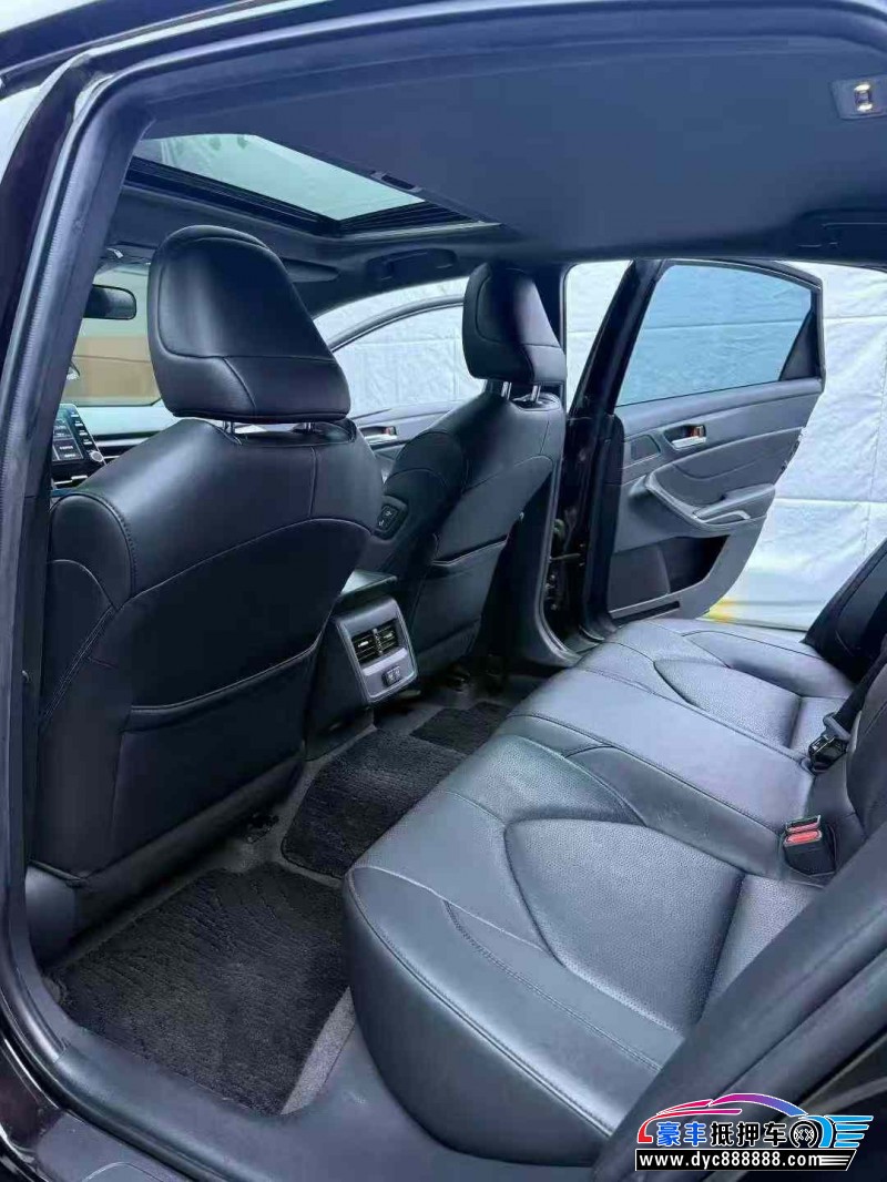 21年丰田亚洲龙轿车抵押车出售