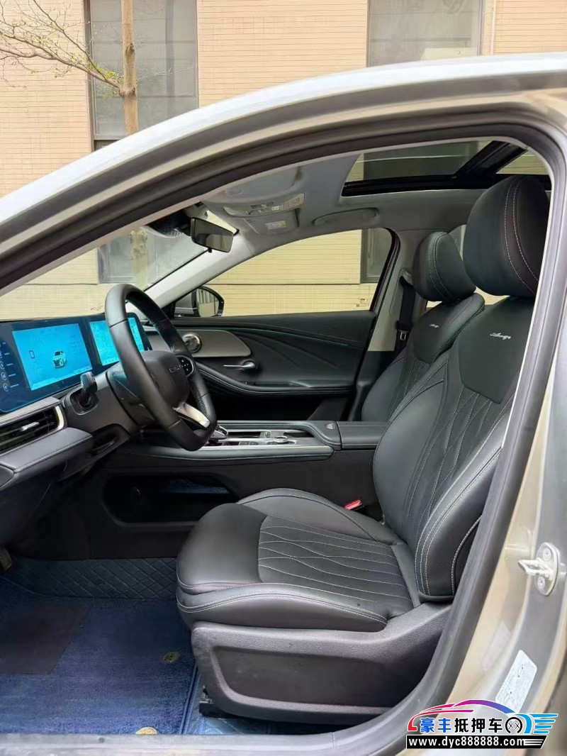 25年奇瑞艾瑞泽轿车抵押车出售