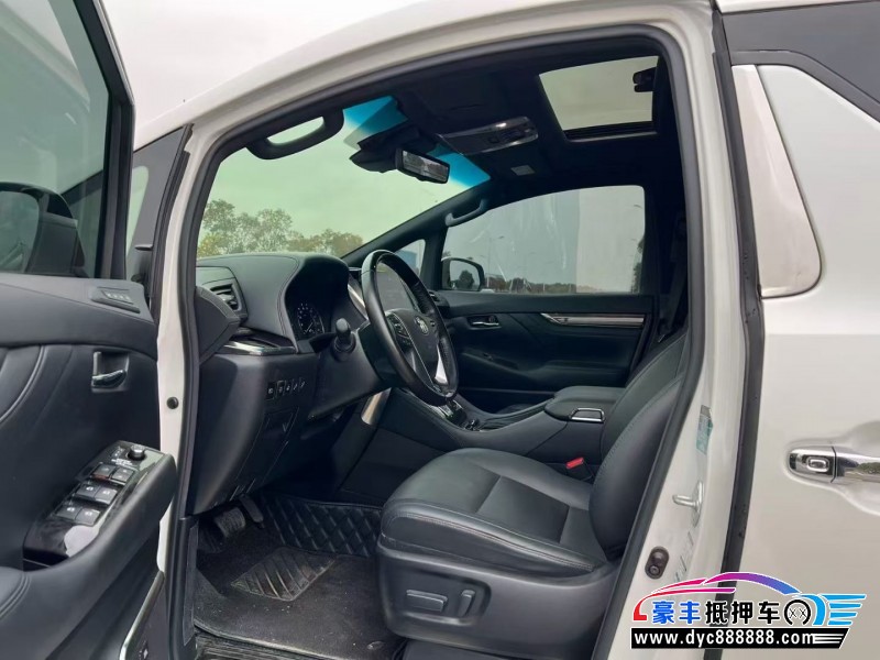 20年丰田埃尔法轿车抵押车出售